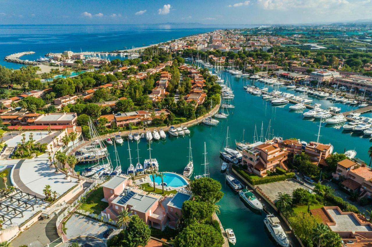 Residence Delfino, Portorosa ฟูร์นารี ภายนอก รูปภาพ