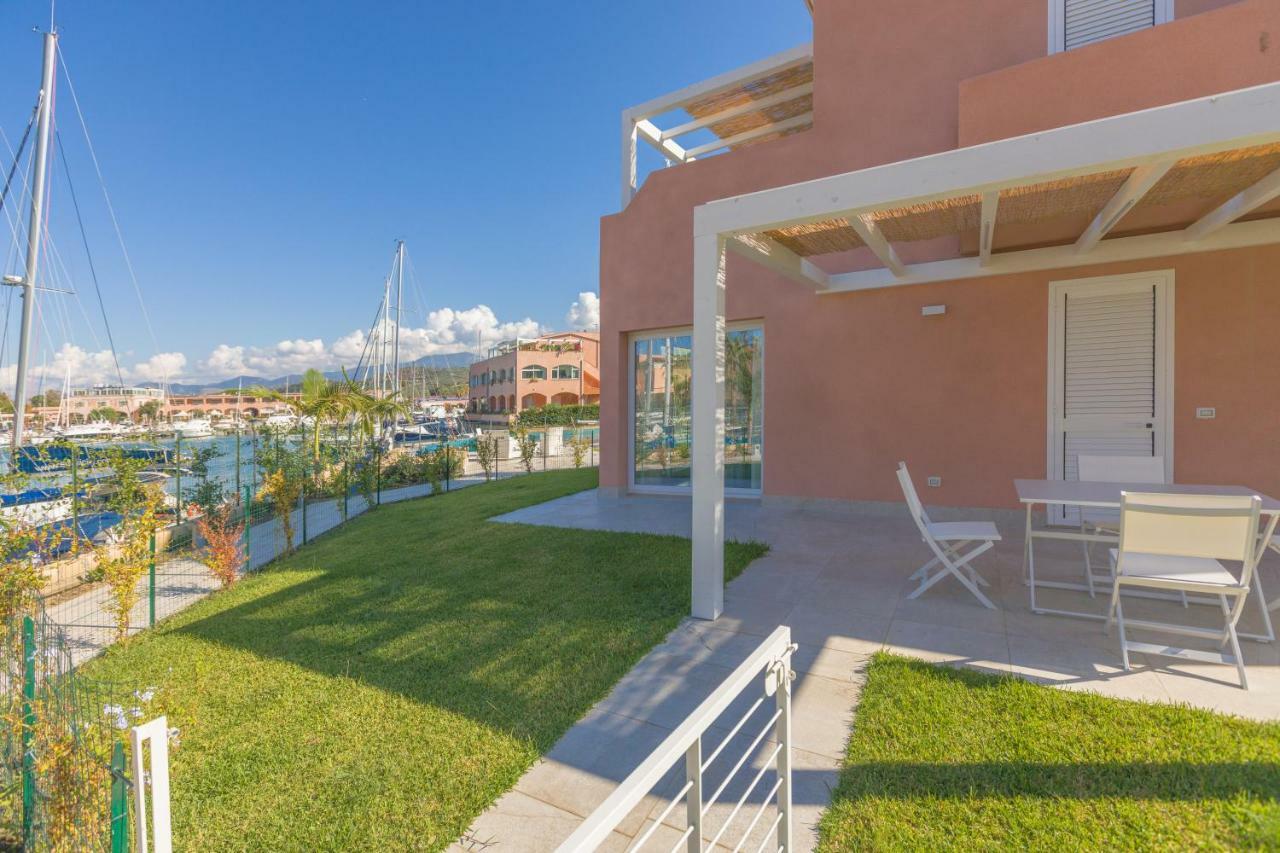 Residence Delfino, Portorosa ฟูร์นารี ภายนอก รูปภาพ