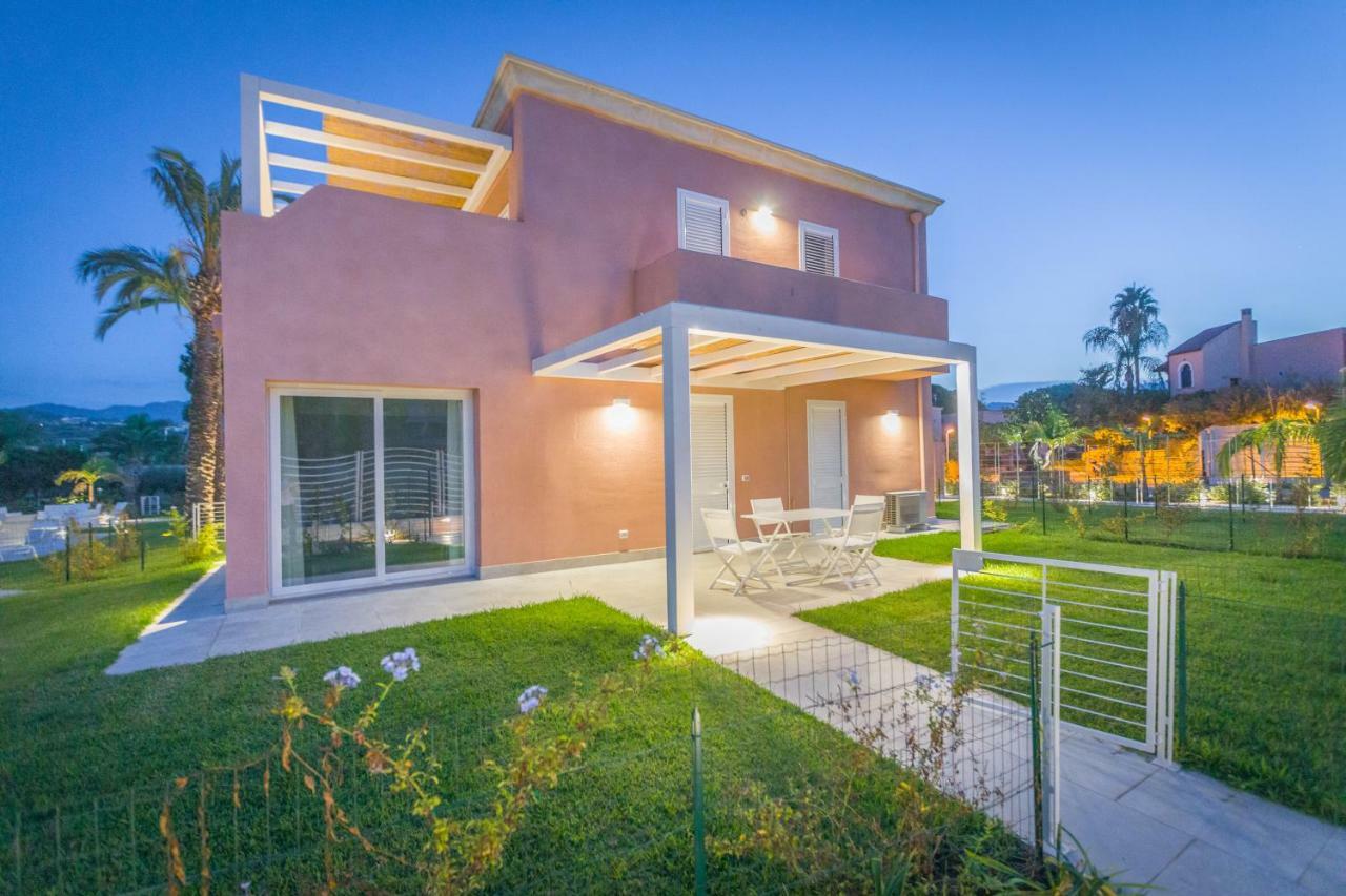 Residence Delfino, Portorosa ฟูร์นารี ภายนอก รูปภาพ