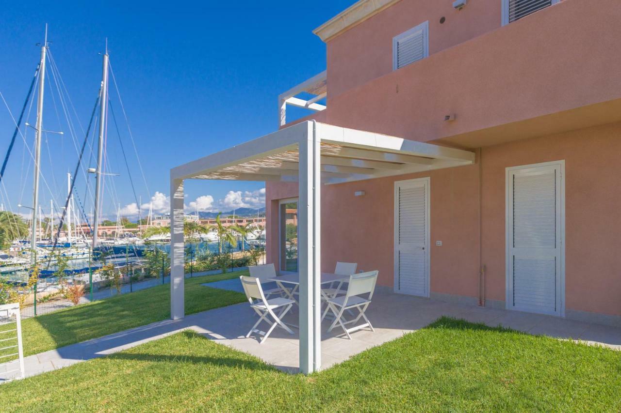 Residence Delfino, Portorosa ฟูร์นารี ภายนอก รูปภาพ